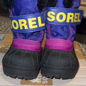 Toddler boots size 4